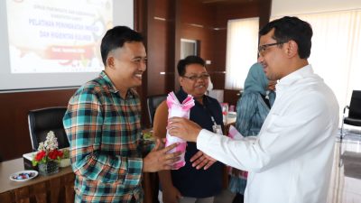 Wakil Bupati Garut, dr. Helmi Budiman membuka resmi acara Pelatihan Peningkatan Inovasi dan Higienitas Kuliner